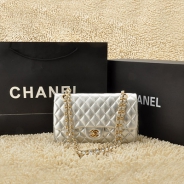 CHANEL/シャネル 金具付きチェーンショルダーバッグ 銀色×シルバー金具 /ゴールド金具 CH042109