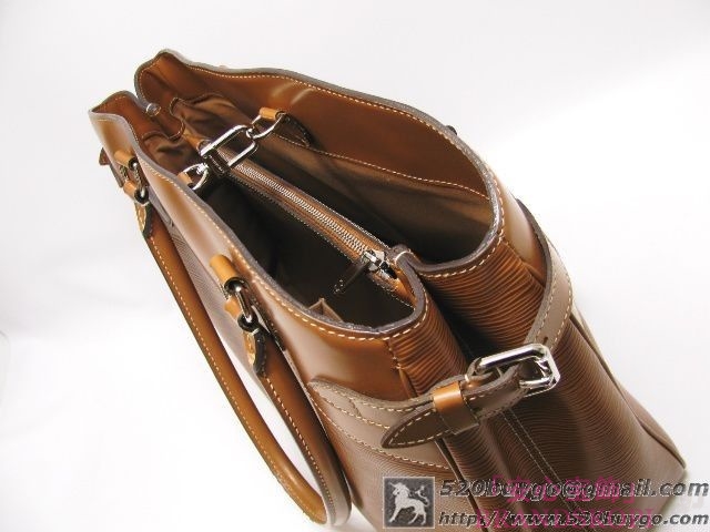 LOUIS VUITTON（ルイヴィトン） パッシィGM キャメル（金具：シルバー） M59251