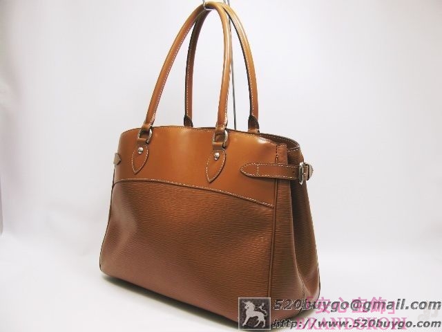 LOUIS VUITTON（ルイヴィトン） パッシィGM キャメル（金具：シルバー） M59251