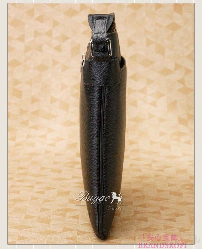 ルイヴィトン LOUIS VUITTON タイガ サシャ ショルダーバッグ グラシエ M32630
