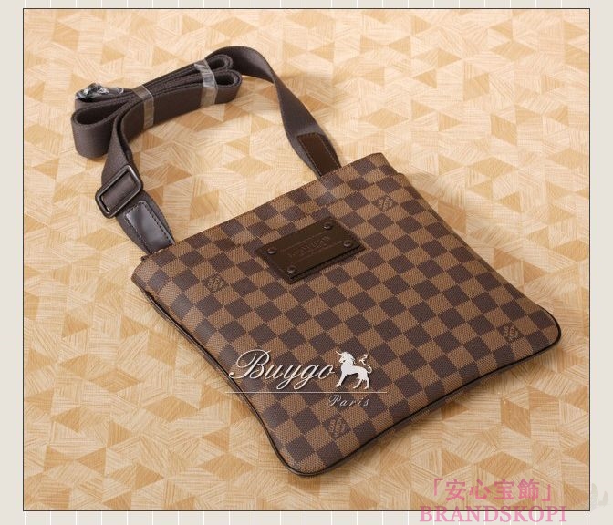 LOUIS VUITTON 【ルイヴィトン】ダミエ　ポシェットプラットブルックリンN41100　ショルダーバッグ