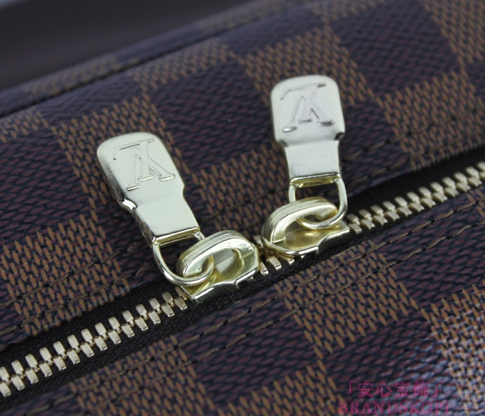 ルイヴィトン(LOUIS VUITTON) ダミエ ナヴィグリオ　ショルダーバッグ　 N45255
