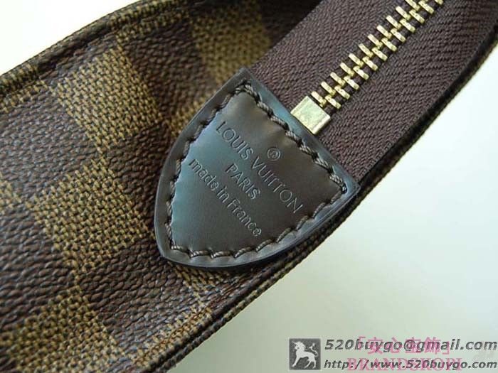 【LOUIS　VUITTON/ルイヴィトンダミエ】ポッシュトワレット　N47543