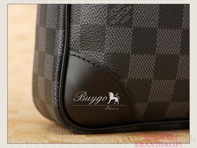 【LOUIS VUITTON/ルイヴィトン】ダミエグラフィット ポルト ドキュマンヴォワヤージュ/N41125/ブリーフ