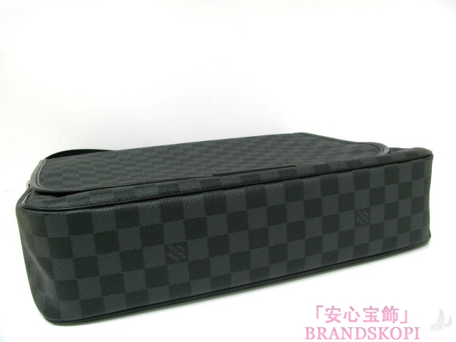 LOUIS VUITTON（ルイヴィトン）ダニエルGM/ショルダーバッグ/ダミエグラフィット/メンズN58033