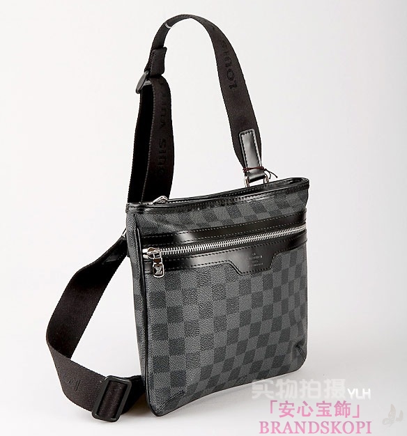 【LOUIS VUITTON】ルイヴィトン ダミエ グラフィット トマス ショルダーバッグ N58028