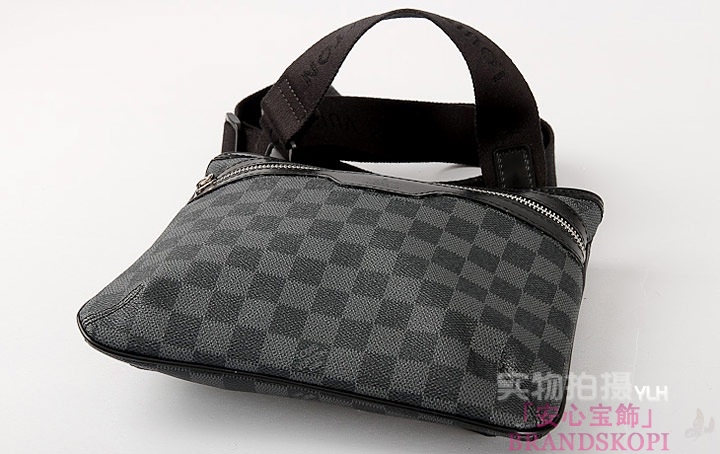 【LOUIS VUITTON】ルイヴィトン ダミエ グラフィット トマス ショルダーバッグ N58028