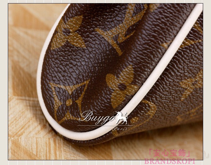 ルイヴィトン　LOUIS VUITTON　ヴィトン　LV　モノグラム バッグ　ショルダーバッグ　クラッチバッグ　エヴァ　M95567