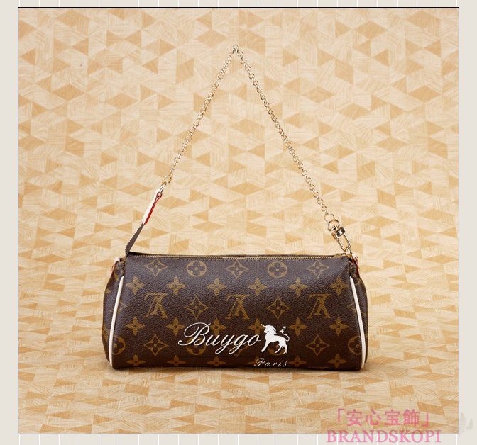 ルイヴィトン　LOUIS VUITTON　ヴィトン　LV　モノグラム バッグ　ショルダーバッグ　クラッチバッグ　エヴァ　M95567
