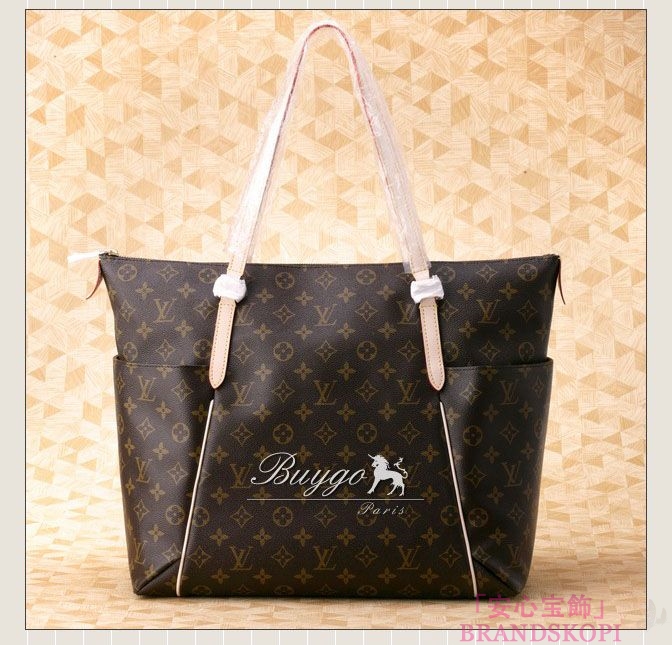 LOUIS VUITTON　ルイヴィトン　モノグラム　LV　ヴィトン　ショルダーバッグ　トータリーPM MM　M56688 M56689
