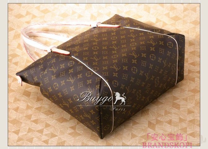 LOUIS VUITTON　ルイヴィトン　モノグラム　LV　ヴィトン　ショルダーバッグ　トータリーPM MM　M56688 M56689