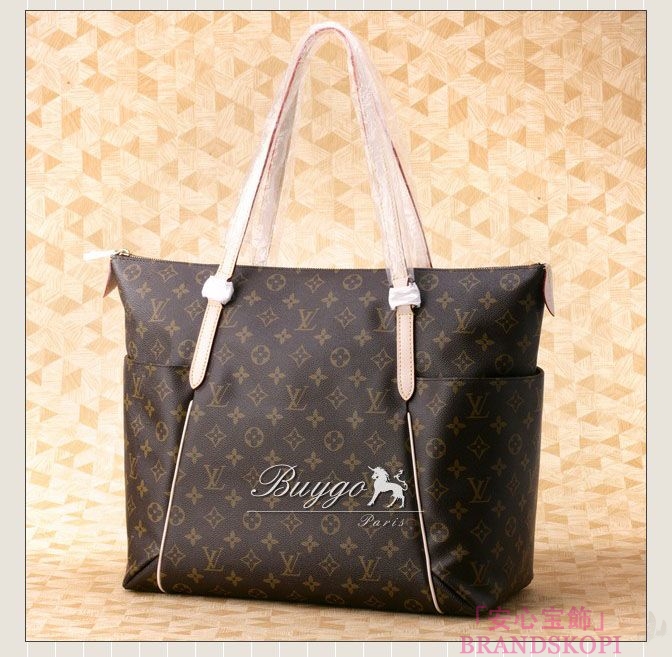 LOUIS VUITTON　ルイヴィトン　モノグラム　LV　ヴィトン　ショルダーバッグ　トータリーPM MM　M56688 M56689