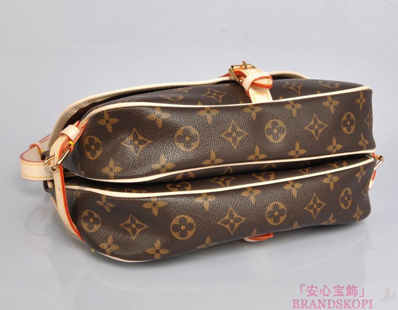 ルイヴィトン　LOUIS VUITTON　ヴィトン　LV　モノグラム　バッグ　ショルダーバッグ　ソミュール30　M42256