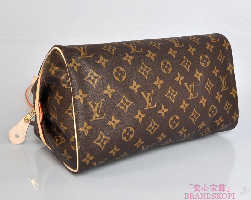ルイヴィトン　LOUIS VUITTON　ルイヴィトン　LV　バッグ　モノグラム　ショルダーバッグ　モントルグイユPM　M95565