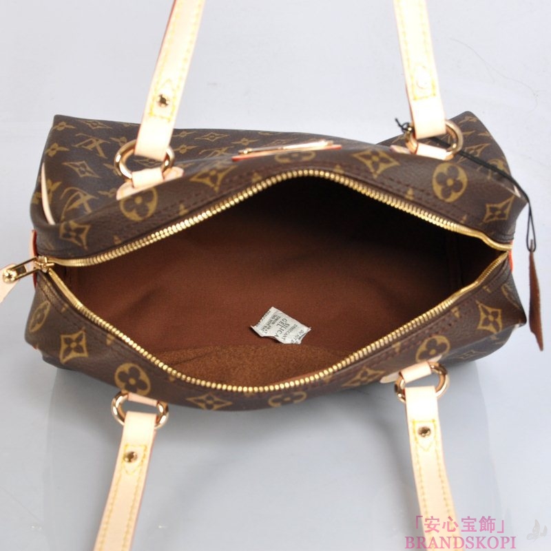 ルイヴィトン　LOUIS VUITTON　ルイヴィトン　LV　バッグ　モノグラム　ショルダーバッグ　モントルグイユPM　M95565