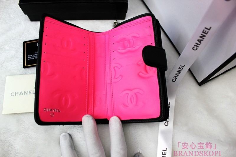 CHANEL（シャネル）ラウンド財布/カンボンライン/ブラック×ブラックエナメル（内部ピンク）/A50080