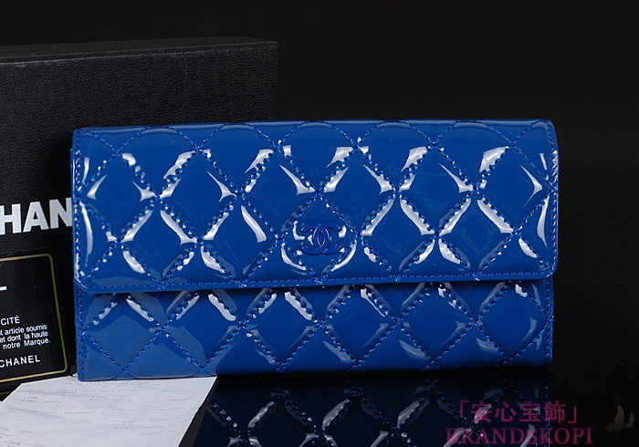 シャネル 長財布 CHANEL シャネル 財布 二つ折りフラップ マトラッセ キルティング エナメル ブルー A50096