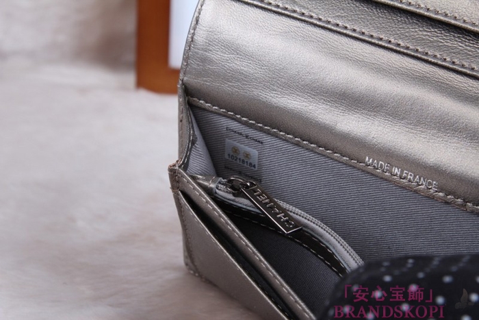 シャネル マトラッセ ZIP長財布  シルバー ラムスキンA68636