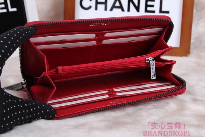シャネル ラウンドファスナー長財布 マトラッセ ココマーク レッド シルバー金具 A68637