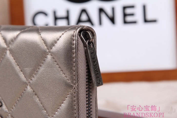 シャネル ラウンドファスナー長財布 マトラッセ ココマーク シルバー シルバー金具 A68637