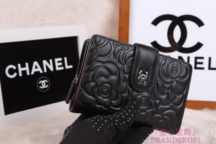 シャネル CHANEL カメリアエンボス 財布 二つ折り ブラック*クラレット A50087