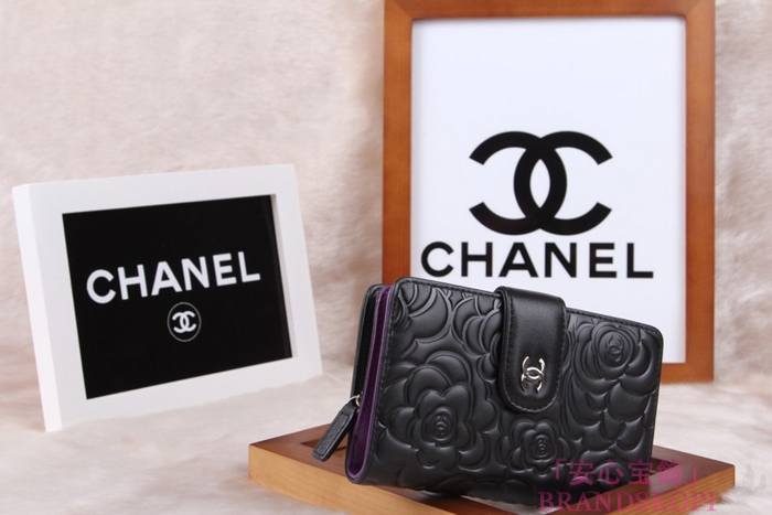 シャネル CHANEL カメリアエンボス 財布 二つ折り ブラック*パープル A50087