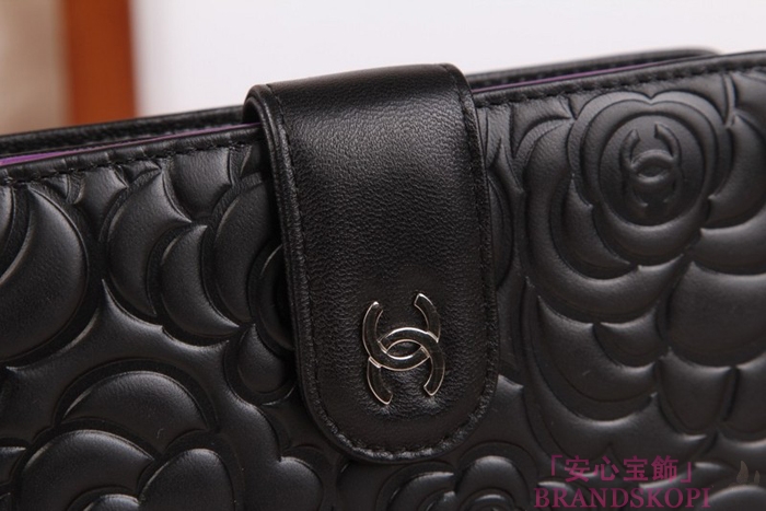シャネル CHANEL カメリアエンボス 財布 二つ折り ブラック*パープル A50087