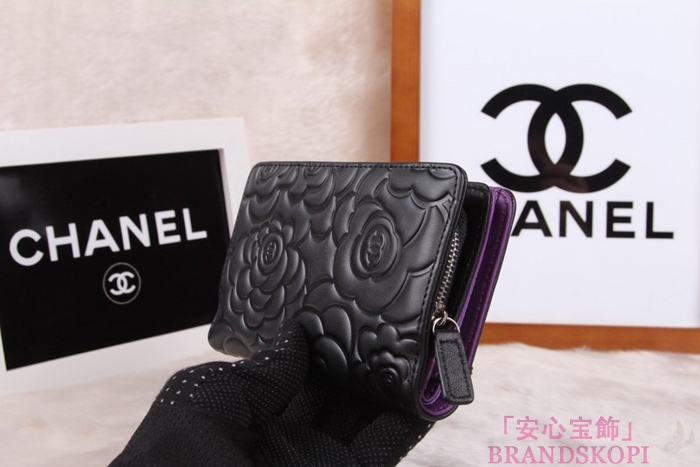 シャネル CHANEL カメリアエンボス 財布 二つ折り ブラック*パープル A50087