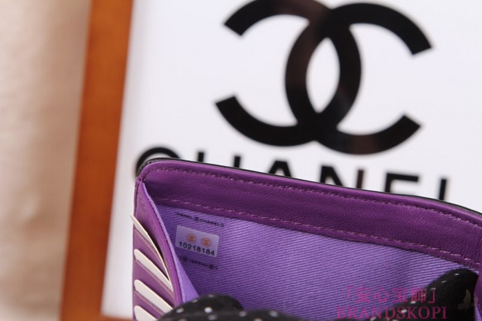 シャネル CHANEL カメリアエンボス 財布 二つ折り ブラック*パープル A50087