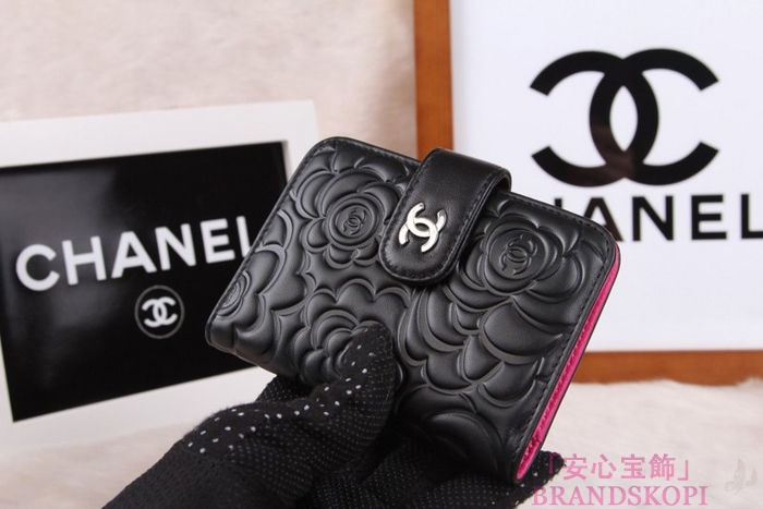 シャネル CHANEL カメリアエンボス 二つ折財布 ブラック*ローズ A50089
