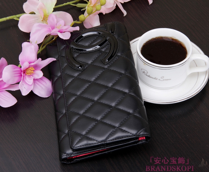 シャネル CHANEL 長財布 二つ折り カンボンライン レザー ココマーク キルティングA46645m/A46645n
