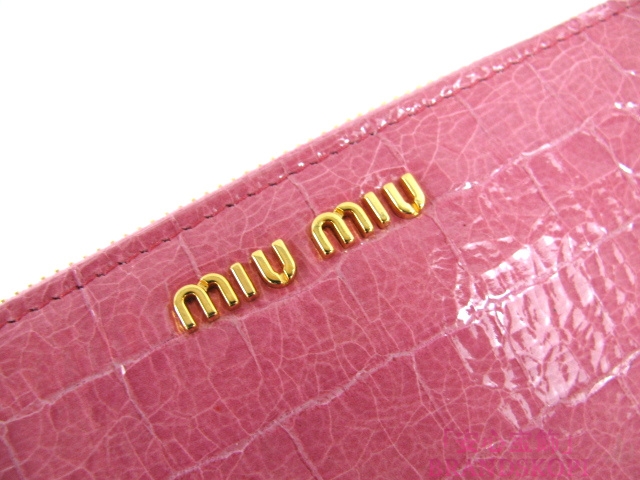 miu miu（ミュウミュウ）ラウンド長財布/ピンク/GERANIO(金具：ゴールド)/型押しカーフ(5M0506)