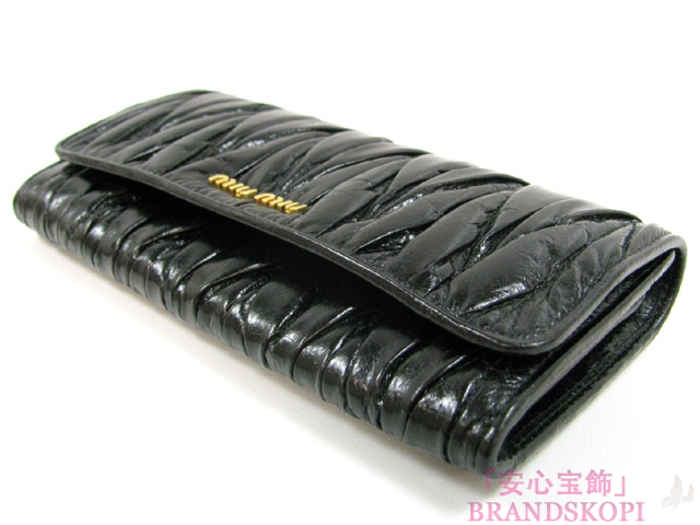 miu miu（ミュウミュウ）ＺＩＰ長財布/ブラック(金具：ゴールド)/レザー5M1109