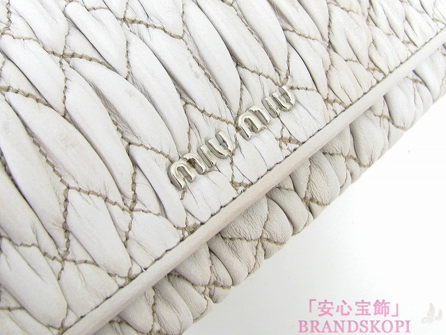 miu miu（ミュウミュウ）ＺＩＰ長財布/CERA/ライトベージュ（やや白混じり）（金具：ゴールド）/レザー(5M1109)