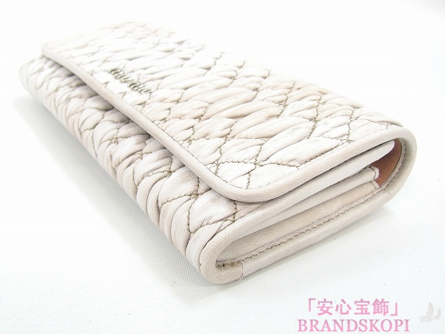 miu miu（ミュウミュウ）ＺＩＰ長財布/CERA/ライトベージュ（やや白混じり）（金具：ゴールド）/レザー(5M1109)