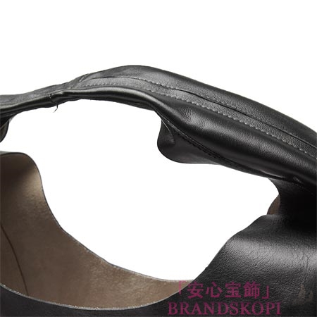 セリーヌ/CELINE/ レザーショルダーバッグ/SOFT CABAS /ブラック17052-3lhk-38no