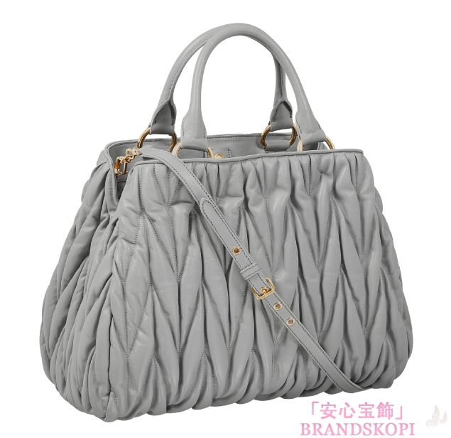 ミュウ ミュウ　2012年春夏新作MATELASSEセンターポケット ショルダー付 ハンドバッグ RN0800 N88 F0424