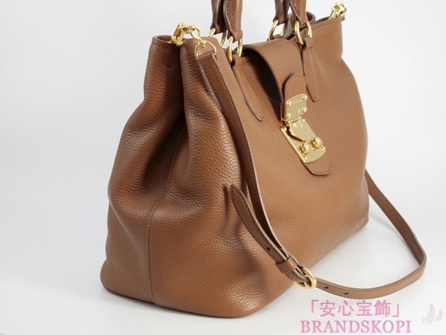 ミュウミュウ(miumiu) - RN0853VIT CARIB BRANバックル付トートSD