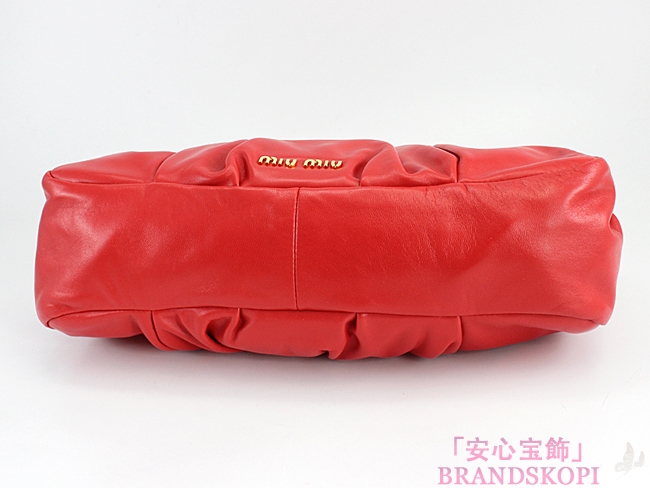 ミュウミュウ(miumiu) - RP0330NAPPA ROSSO31ガマ口蓋斜めSD