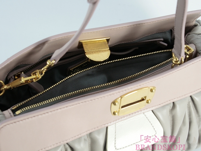 ミュウミュウ(miumiu) - RP0327MATE POM+OP+GE 　マテラッセ斜めSD金具留中Fシキリ