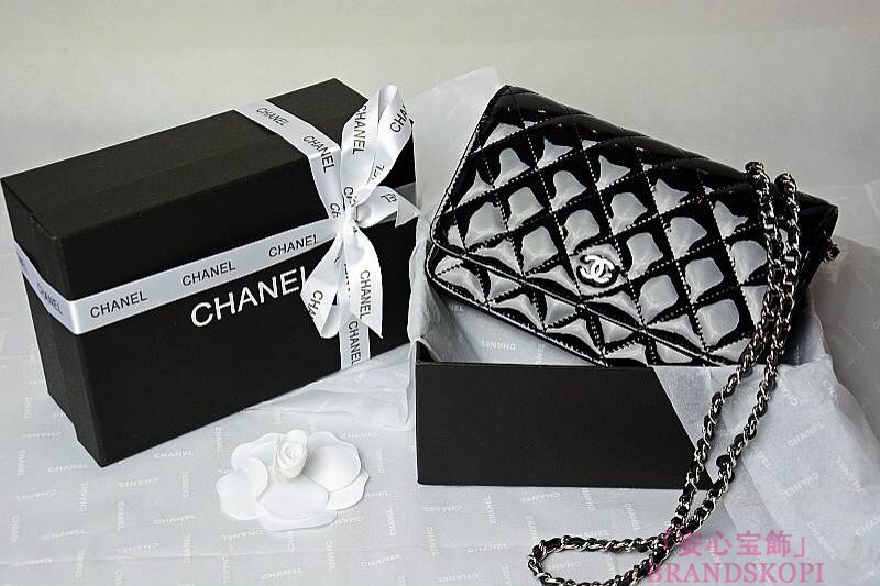 CHANEL(シャネル)/チェーンウォレット/ショルダーバッグ/ブラック/エナメル/A33814-21