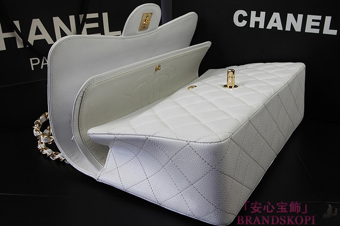 シャネル CHANEL マトラッセライン キャビアスキン ショルダーバッグ ホワイト×ゴールド金具 A1113