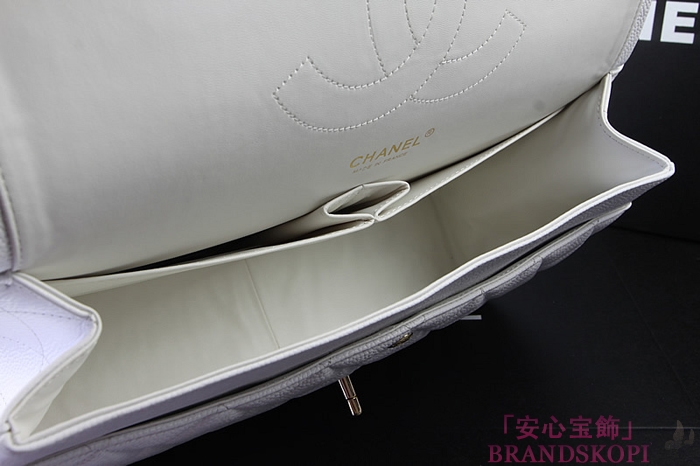 シャネル CHANEL マトラッセライン キャビアスキン ショルダーバッグ ホワイト×ゴールド金具 A1113
