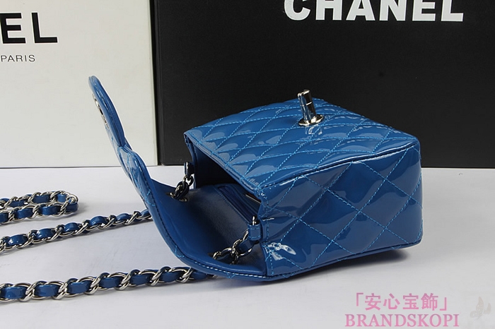 シャネルミニマトラッセ チェーンショルダーバッグ ブルー×シルバー金具 エナメル A1115
