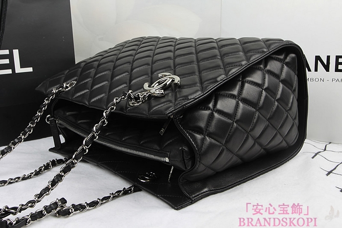 シャネル CHANEL マトラッセライン ラムスキン ショルダーバッグ ブラックA94042