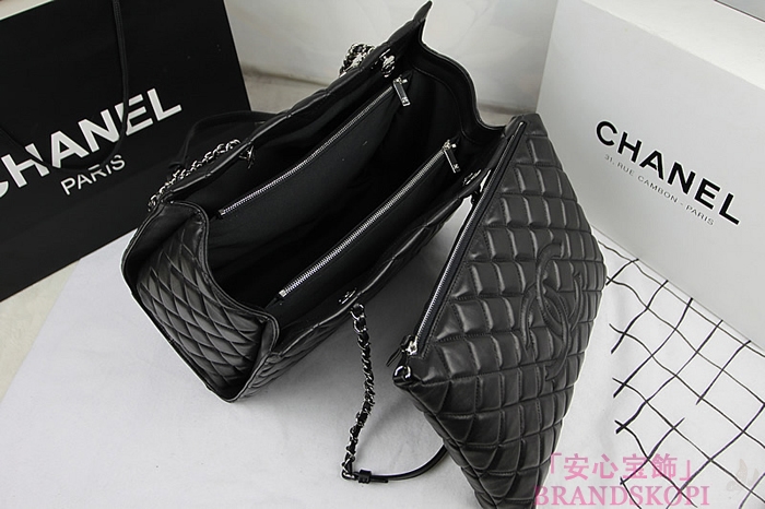 シャネル CHANEL マトラッセライン ラムスキン ショルダーバッグ ブラックA94042