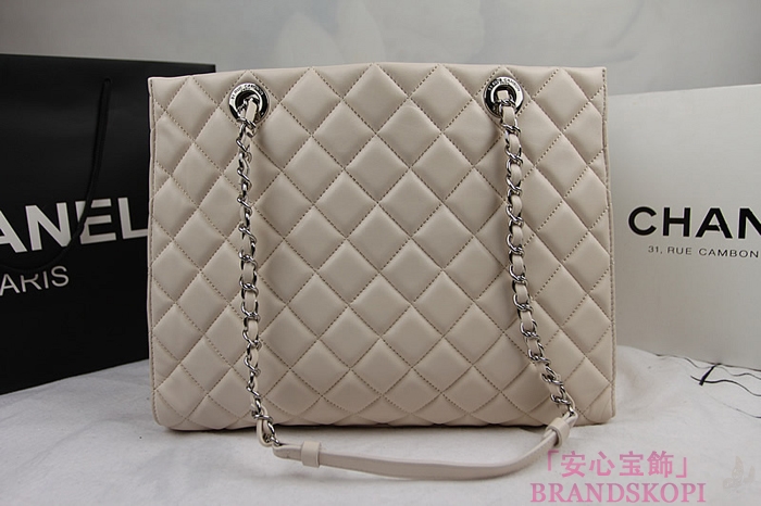 シャネル CHANEL マトラッセライン ラムスキン ショルダーバッグ ベージュA94042