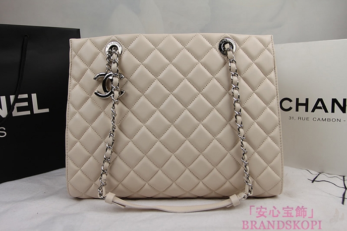 シャネル CHANEL マトラッセライン ラムスキン ショルダーバッグ ベージュA94042