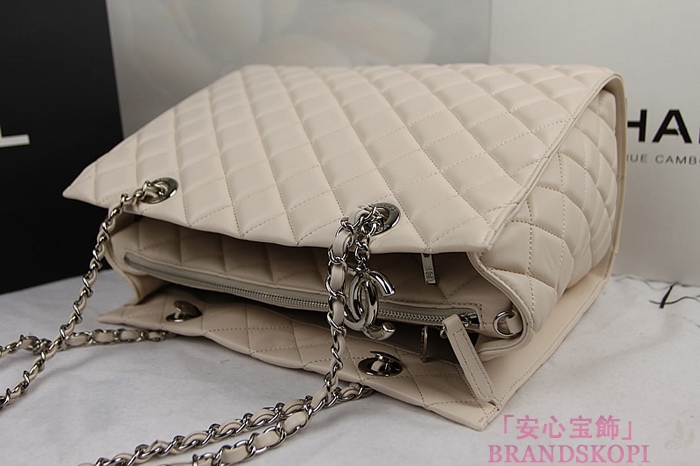 シャネル CHANEL マトラッセライン ラムスキン ショルダーバッグ ベージュA94042