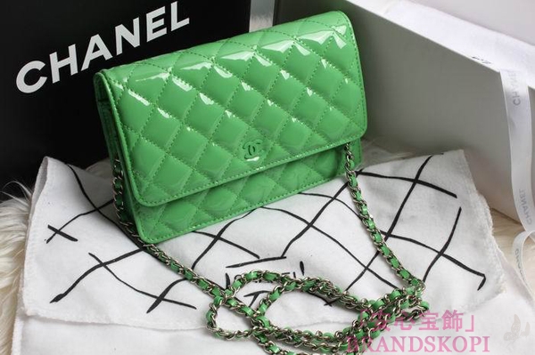 CHANEL(シャネル)/チェーンウォレット/ショルダーバッグ/ライトグリーン/エナメル/A33814-12